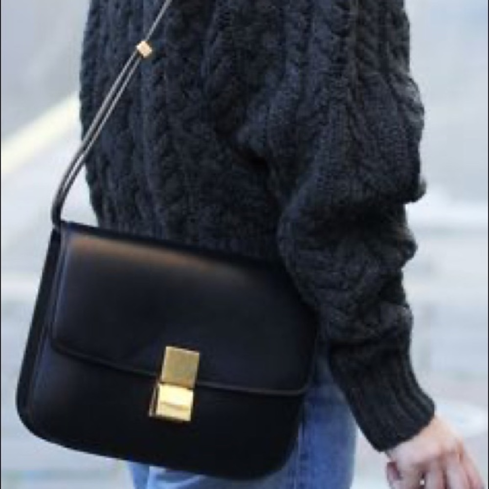 Black gold hardware box bag